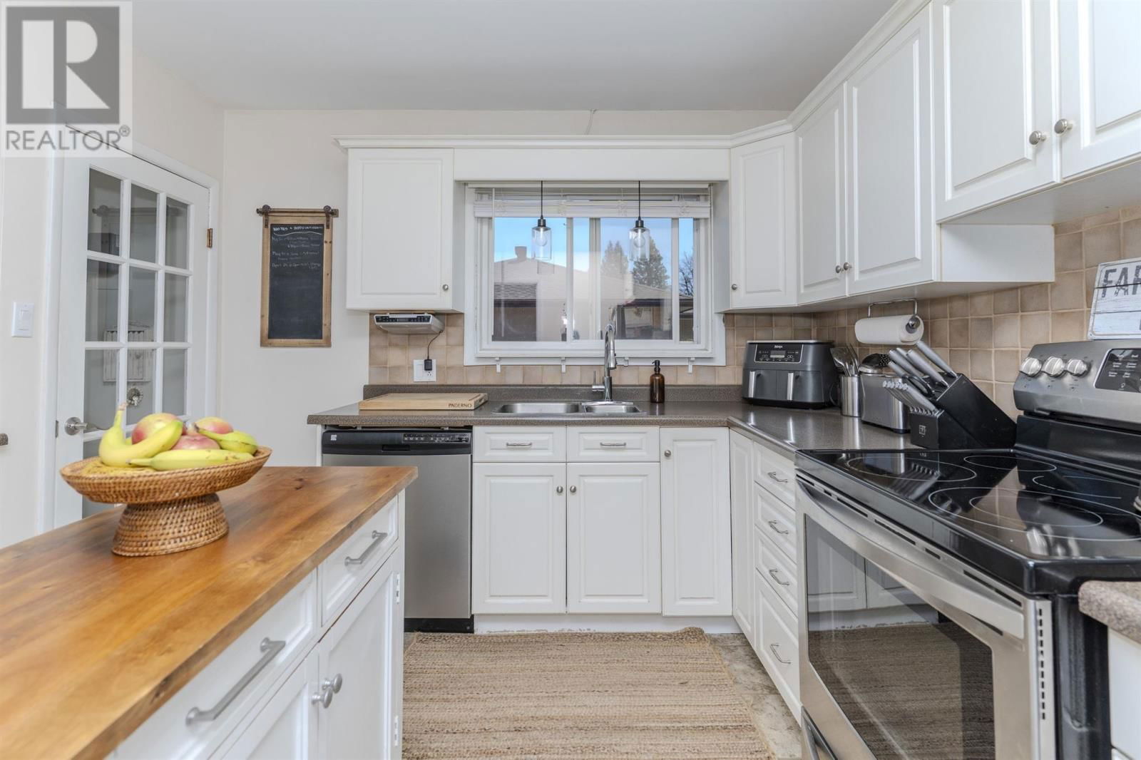 439 WESTBURY CRES Image 16