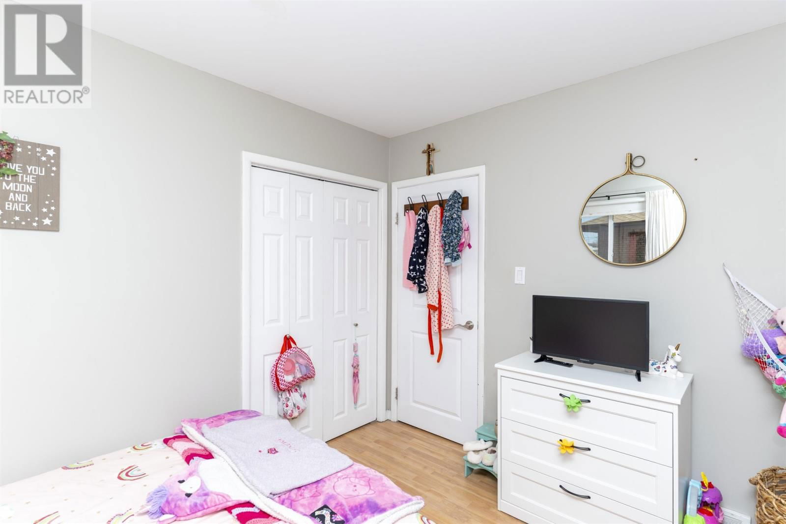 439 WESTBURY CRES Image 18