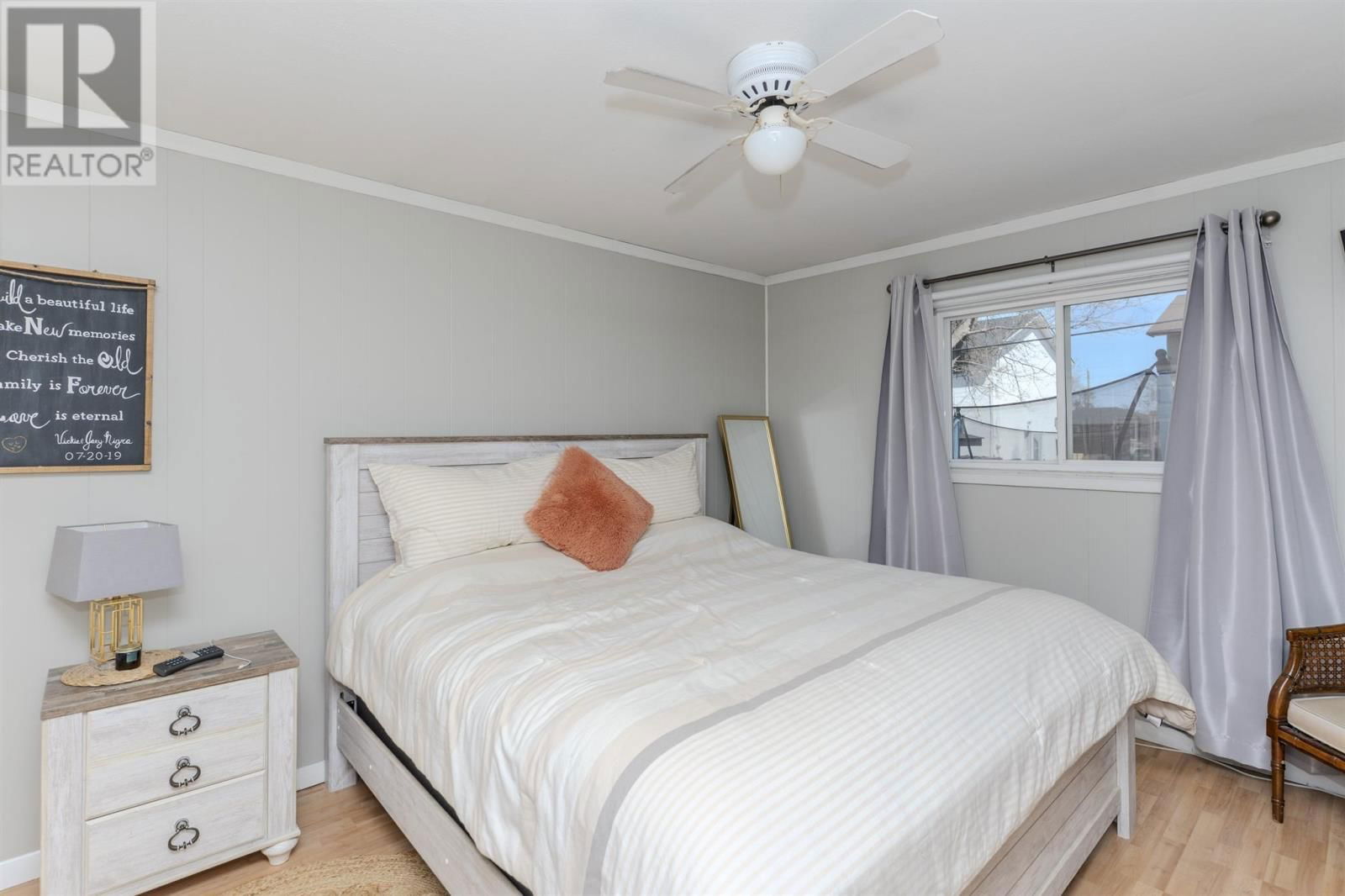 439 WESTBURY CRES Image 19