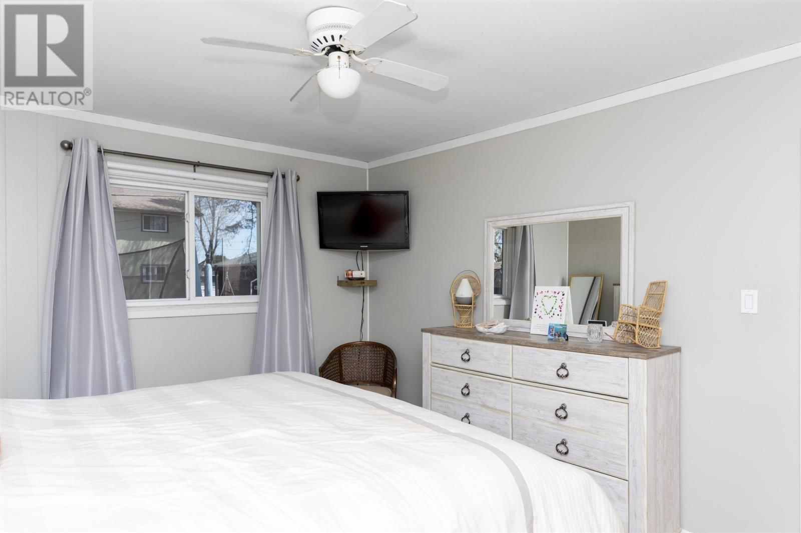 439 WESTBURY CRES Image 21