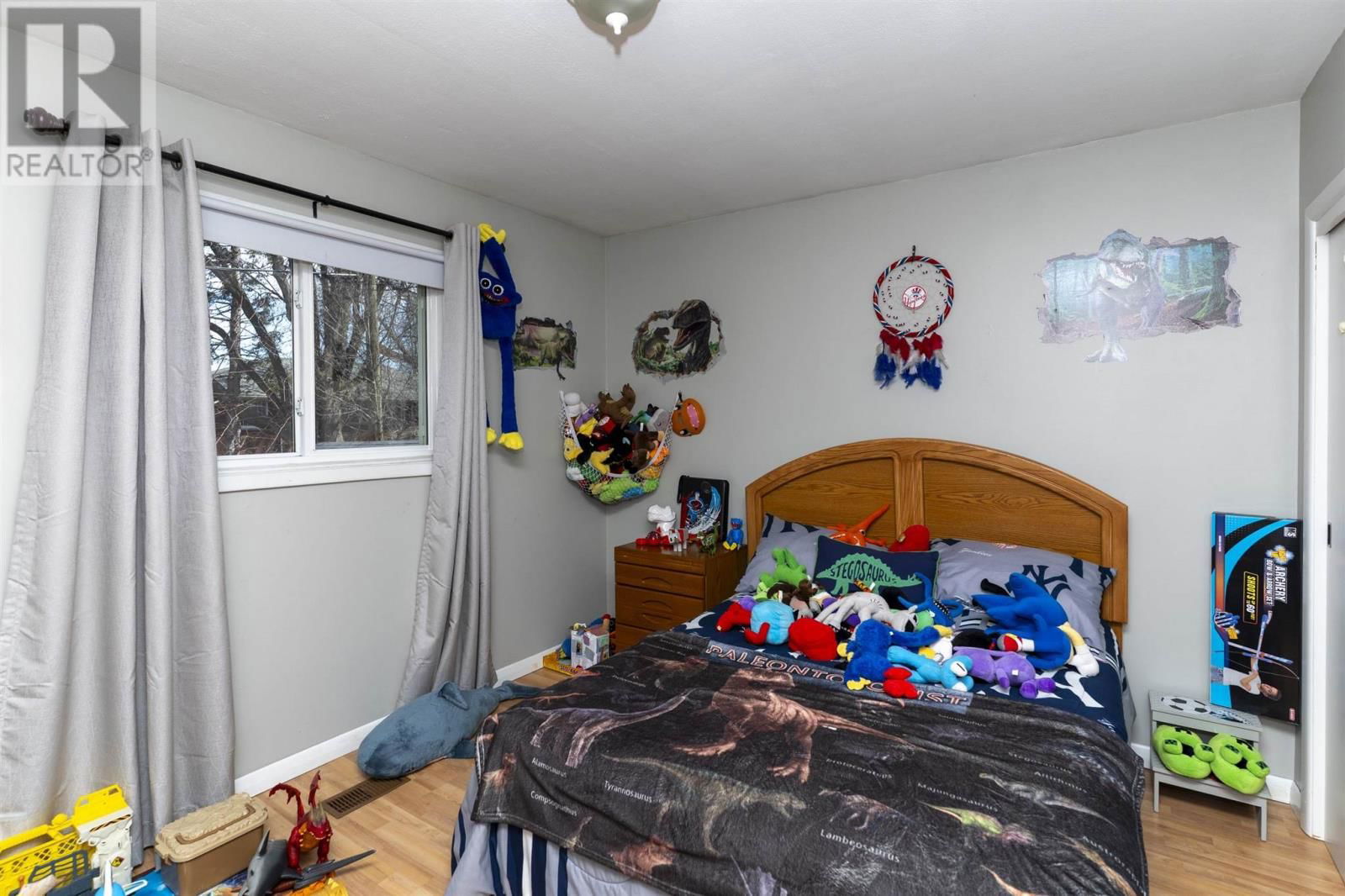 439 WESTBURY CRES Image 22