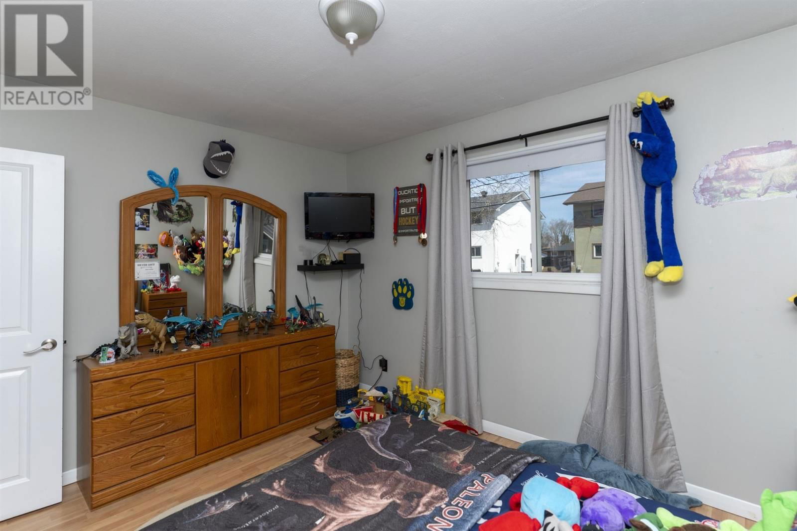 439 WESTBURY CRES Image 23