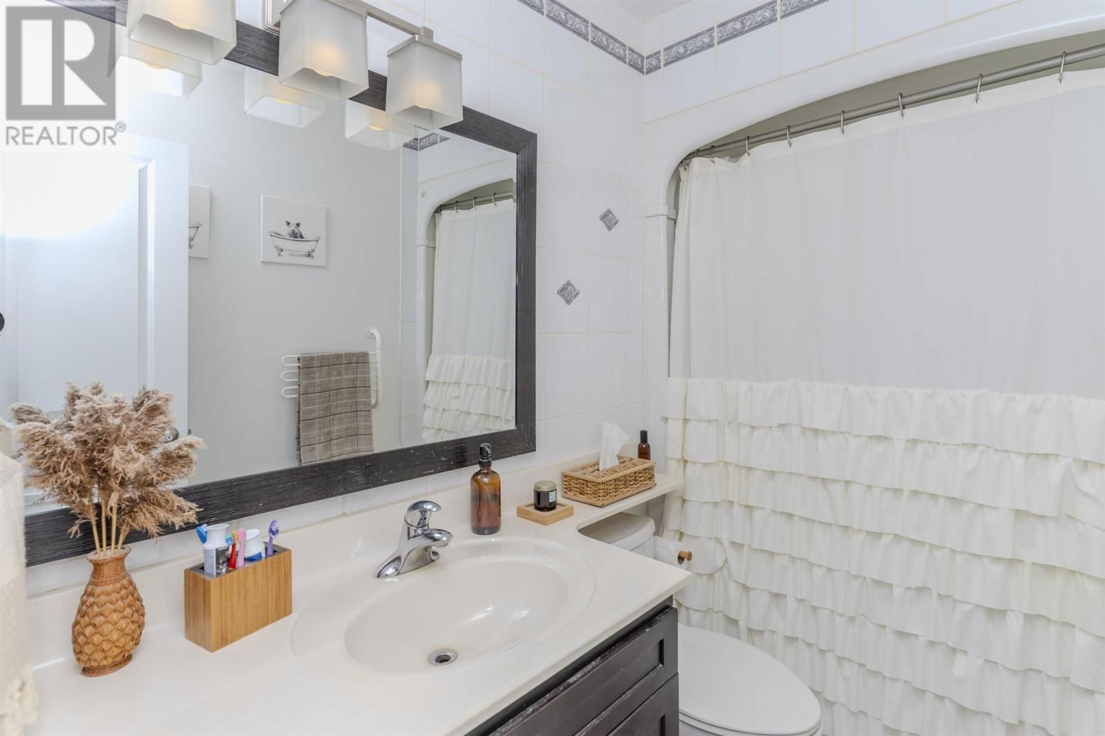 439 WESTBURY CRES Image 25