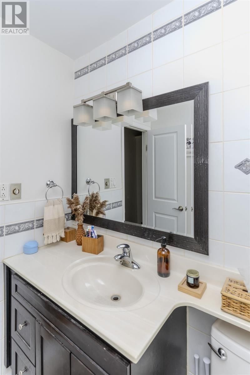 439 WESTBURY CRES Image 26