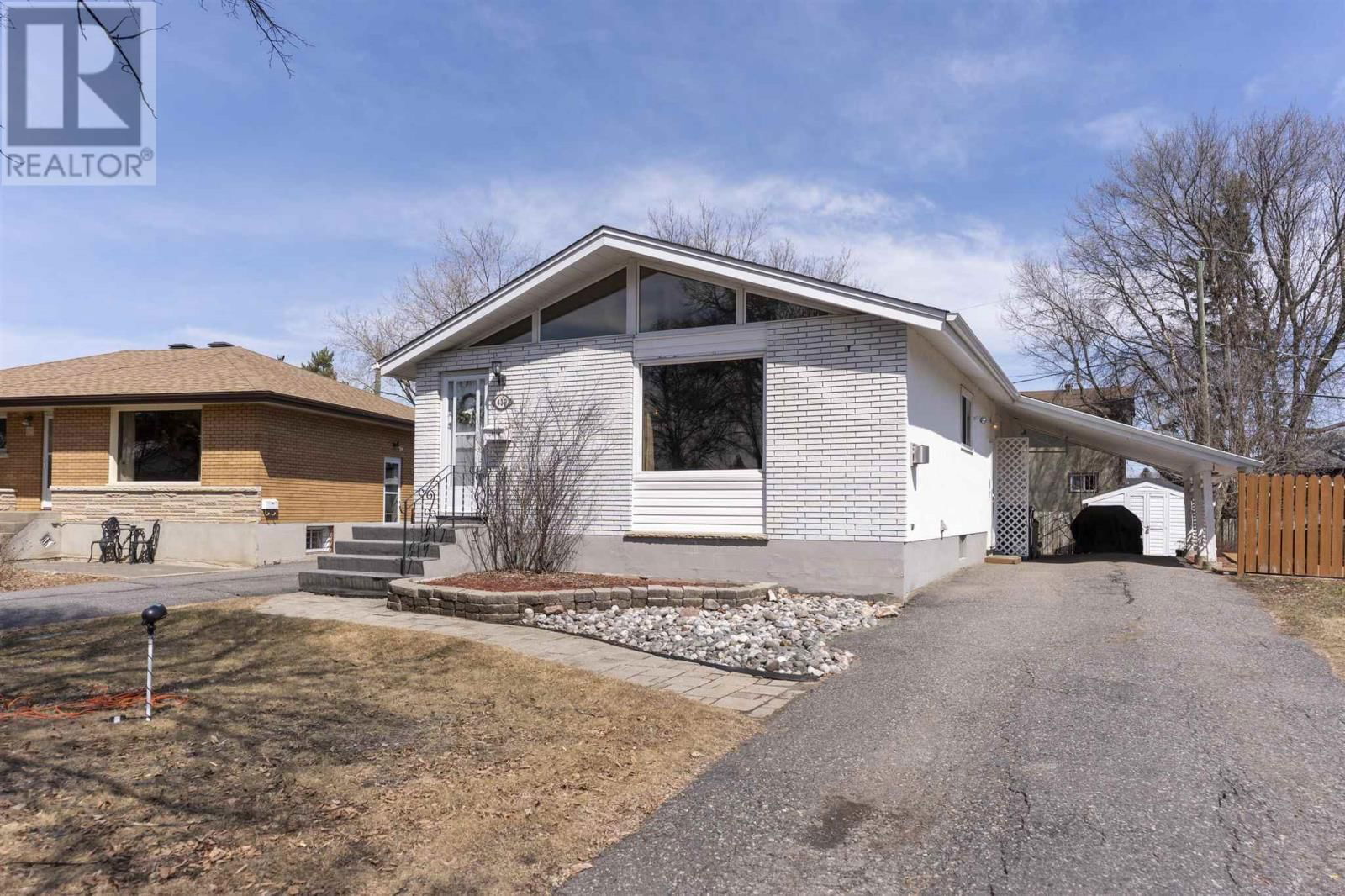 439 WESTBURY CRES Image 3