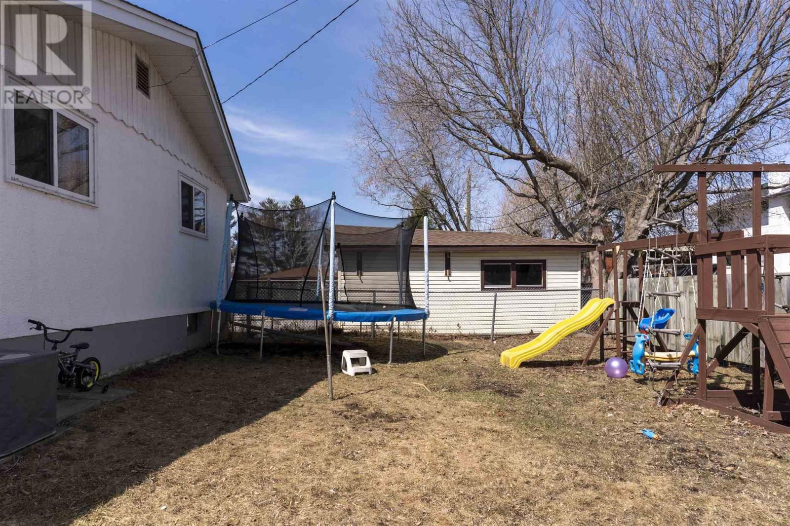 439 WESTBURY CRES Image 37