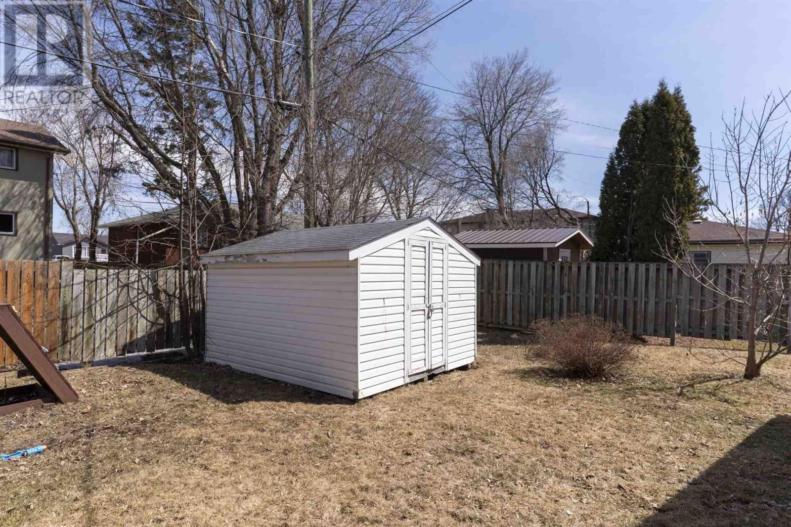 439 WESTBURY CRES Image 38