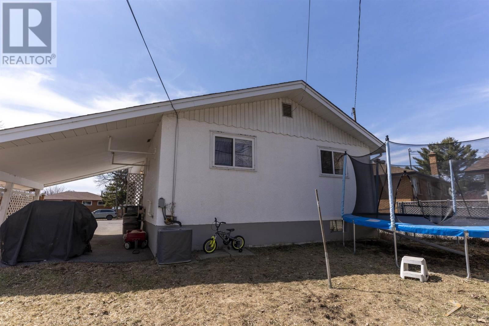 439 WESTBURY CRES Image 39
