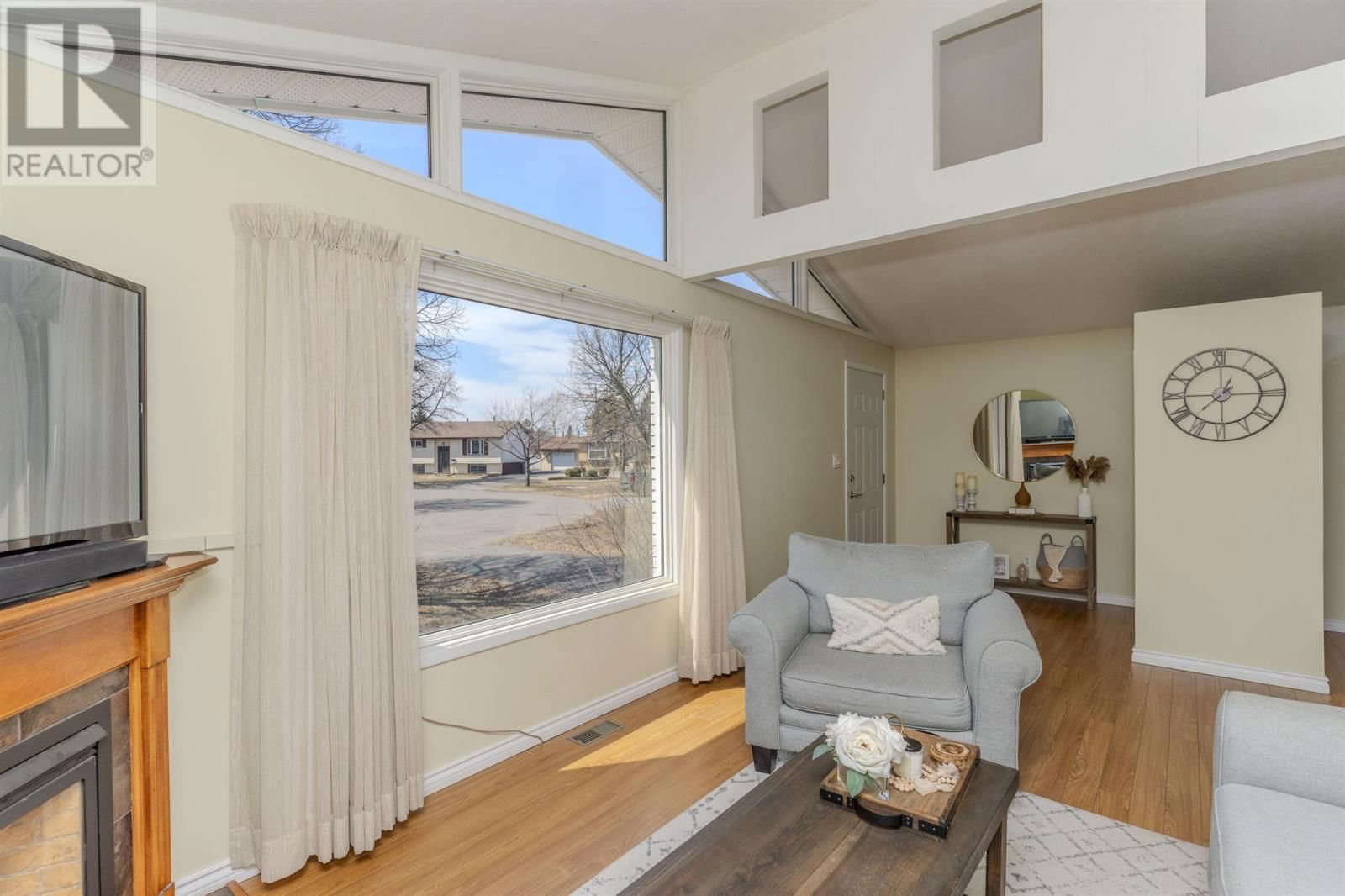 439 WESTBURY CRES Image 6