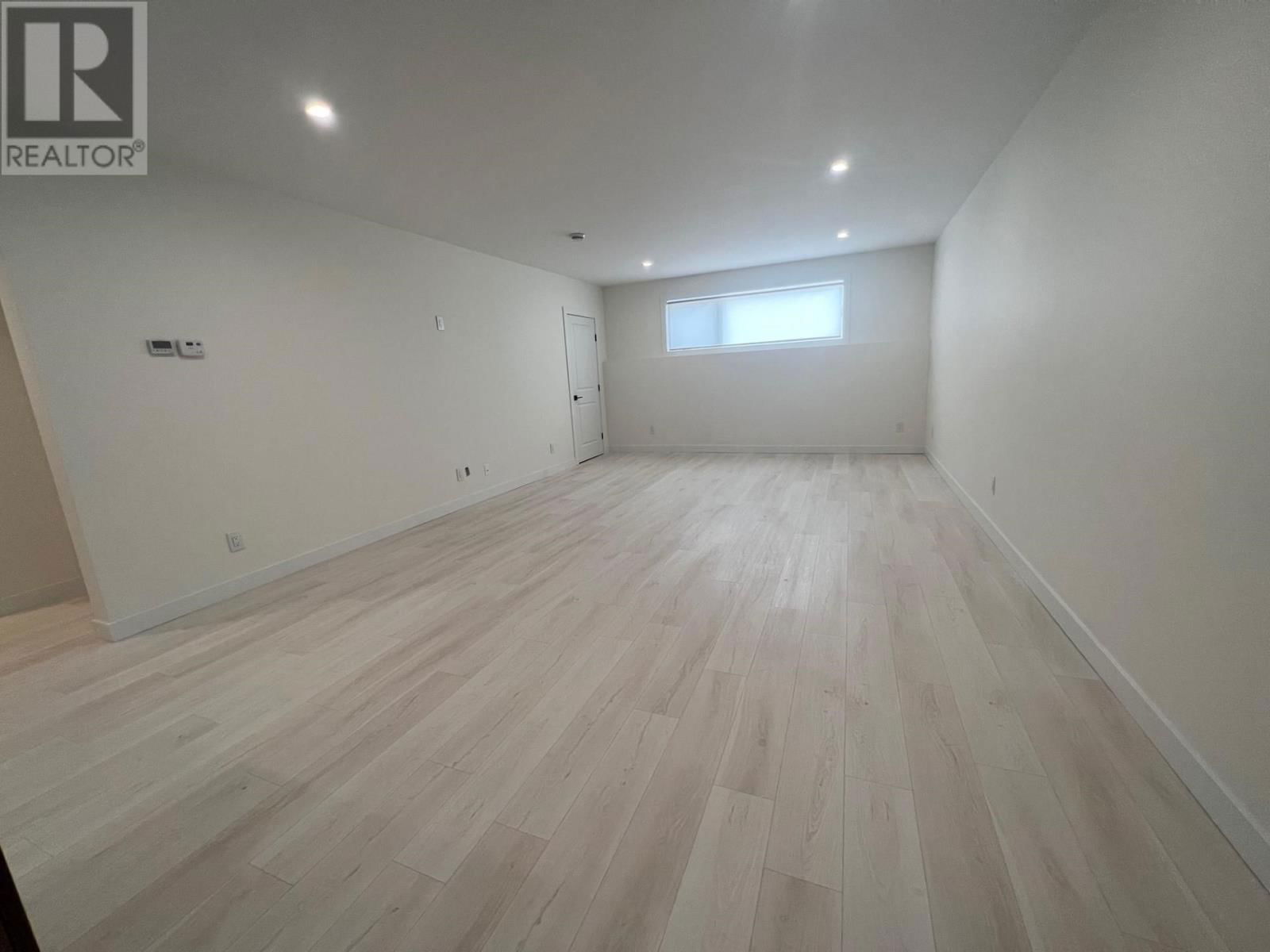 397 EMPIRE AVE Image 7
