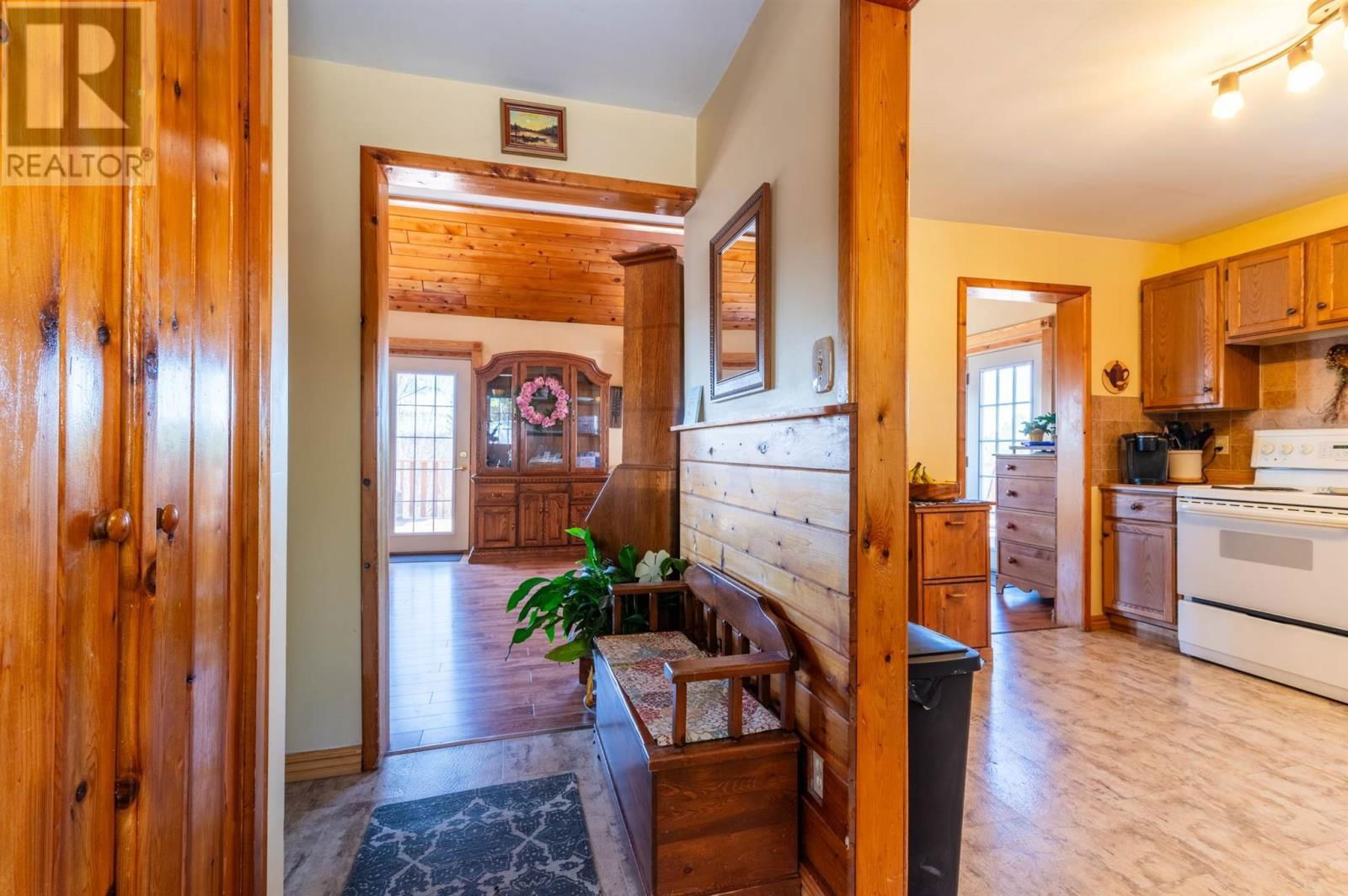 402 BIRCHGROVE RD Image 17