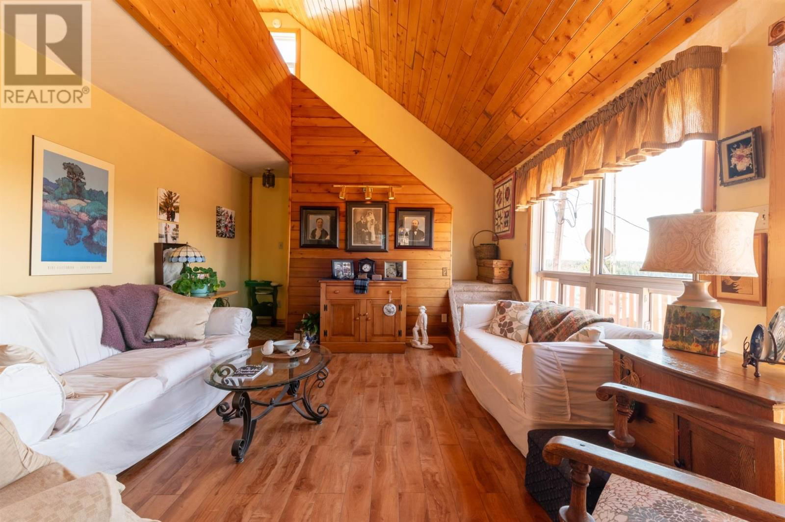 402 BIRCHGROVE RD Image 21