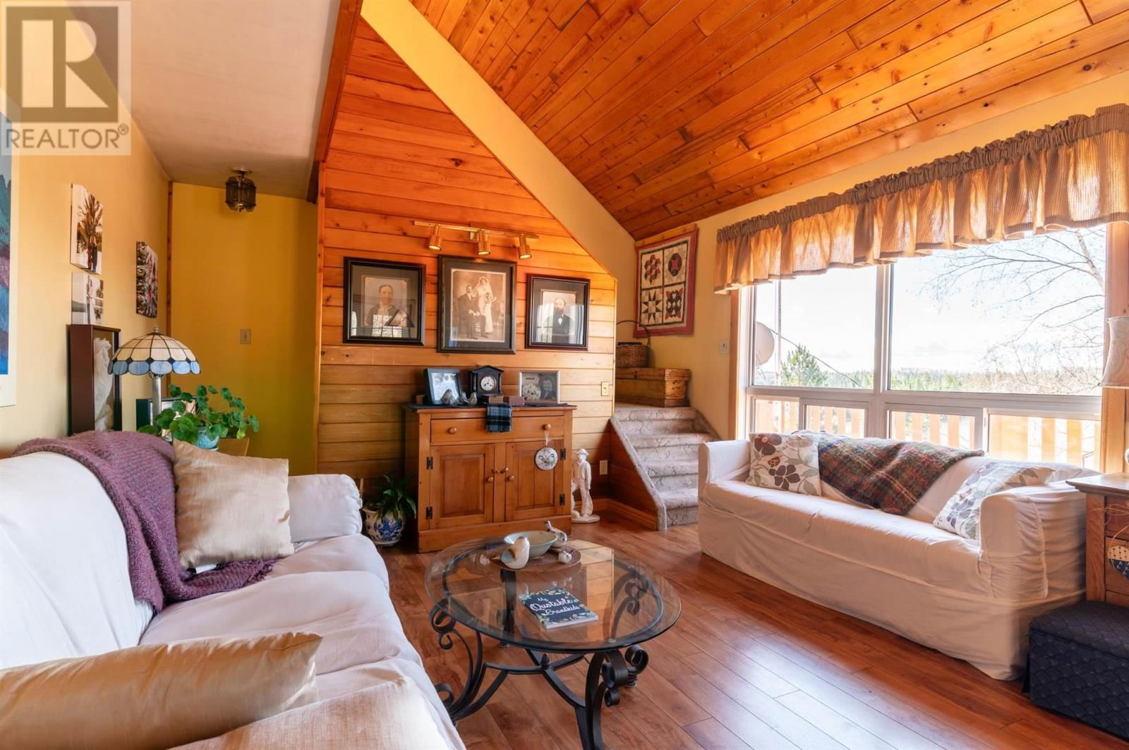 402 BIRCHGROVE RD Image 22
