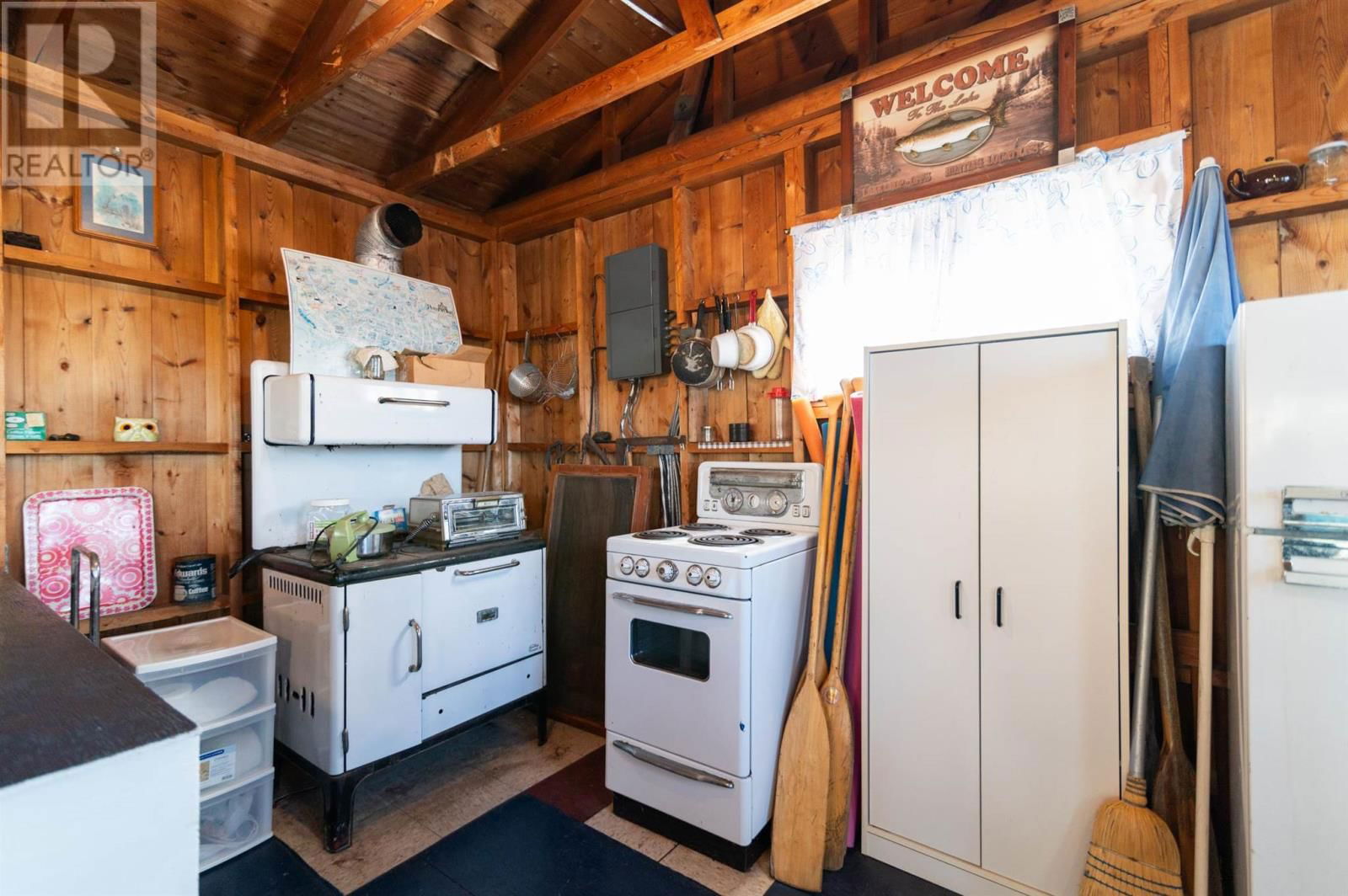 402 BIRCHGROVE RD Image 31