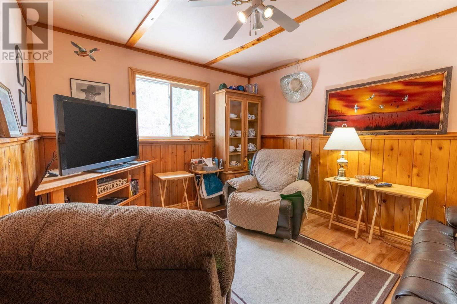 402 BIRCHGROVE RD Image 37