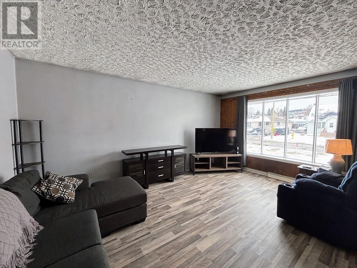 68 NEEBIG AVE Image 6