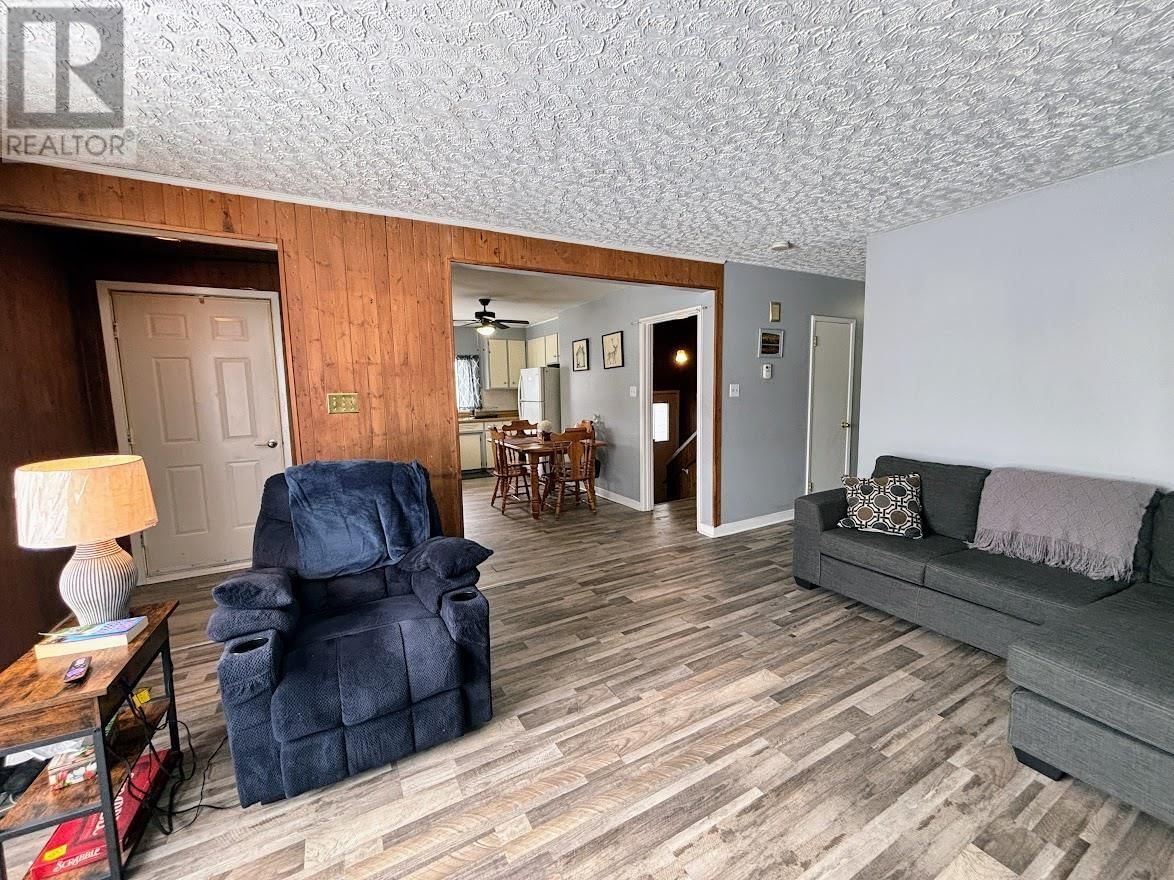 68 NEEBIG AVE Image 8