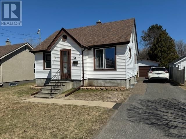 58 Carrie St Thunder Bay, Ontario