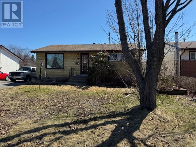 132 Hemlock Pl Thunder Bay, Ontario