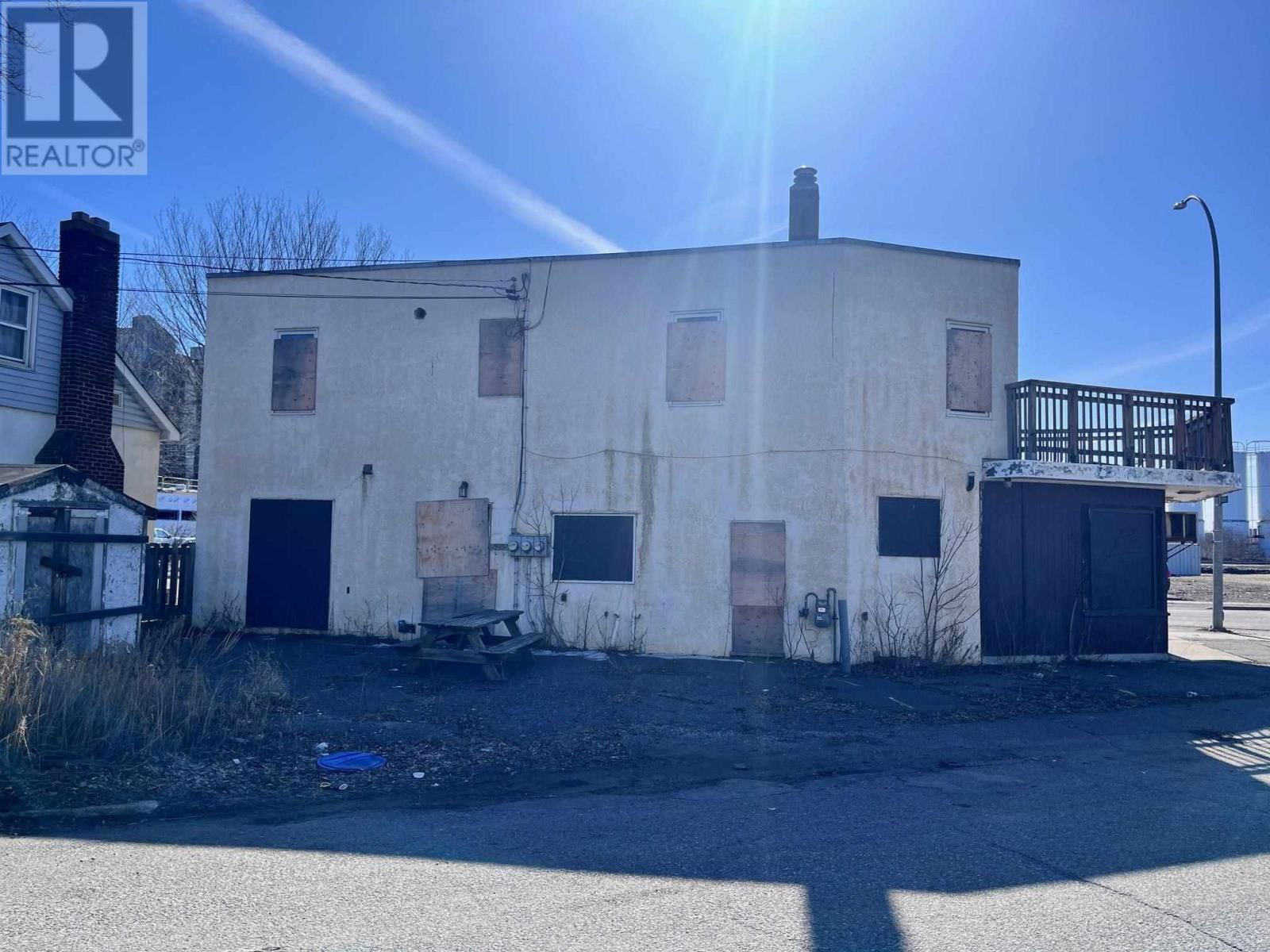 593 SYNDICATE AVE Image 4