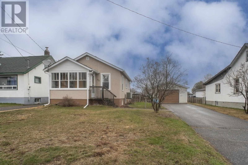 23 Dalton Ave Thunder Bay, Ontario
