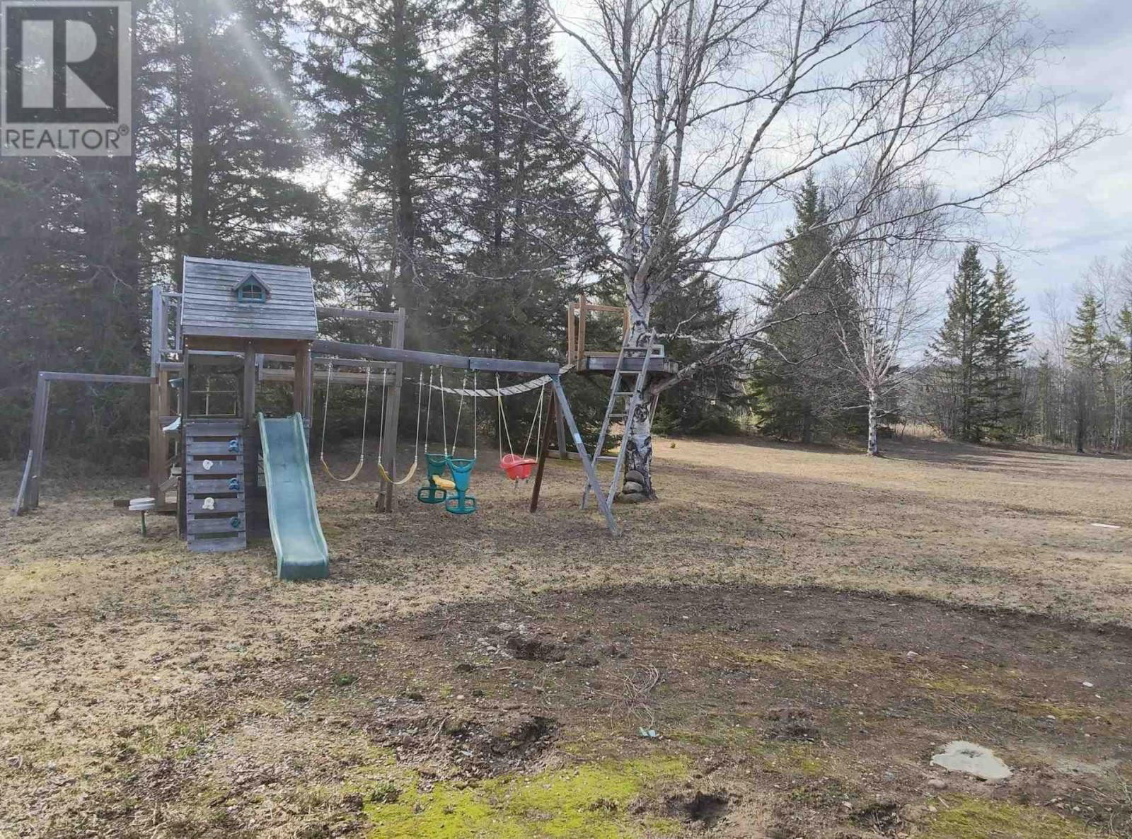 6916 Mapleward Rd Thunder Bay, Ontario