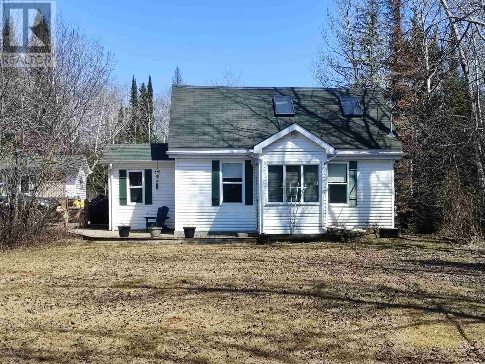 6916 Mapleward Rd Thunder Bay, Ontario