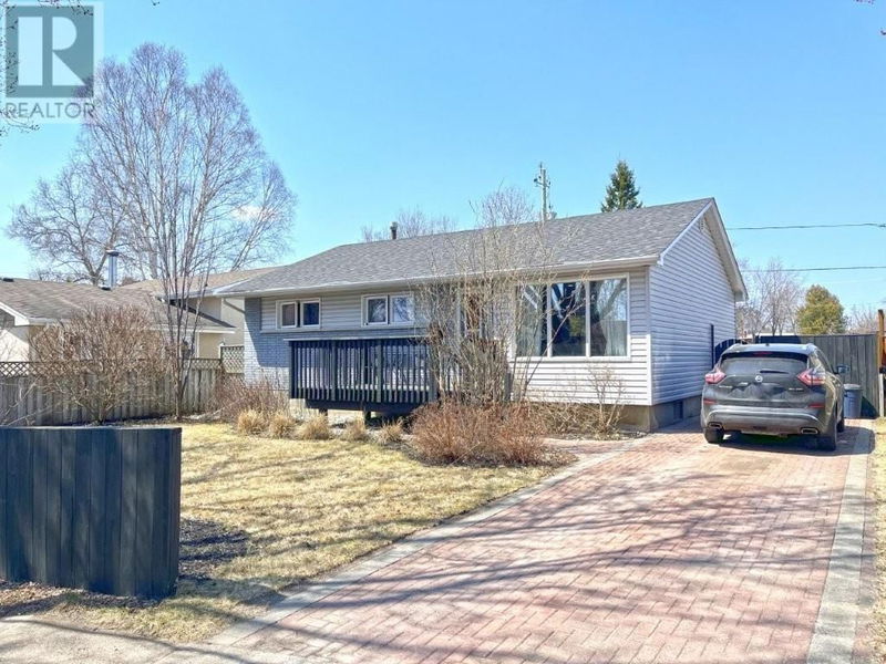 218 Maple Ave Thunder Bay, Ontario
