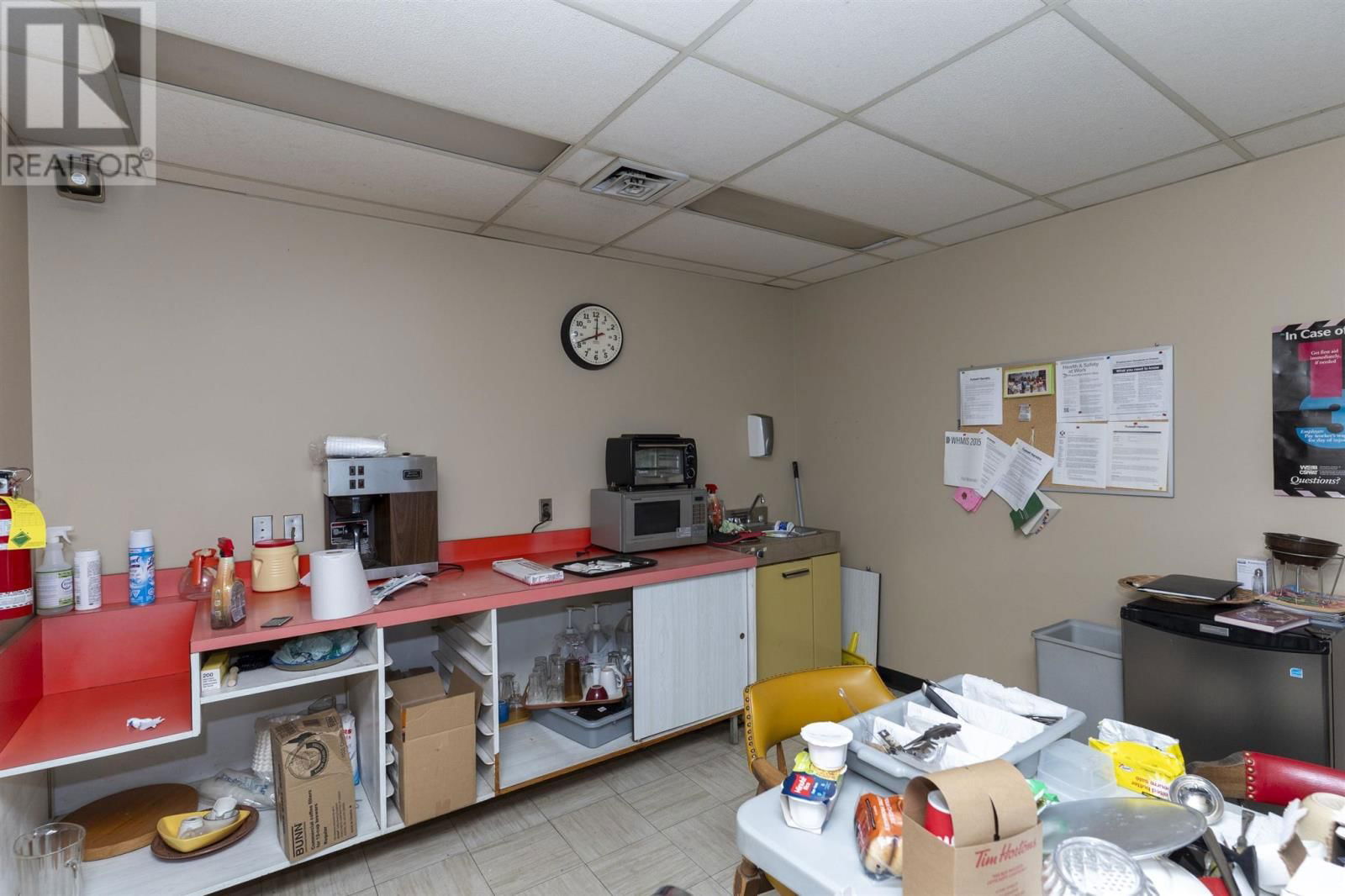 441 HARDISTY ST Image 24
