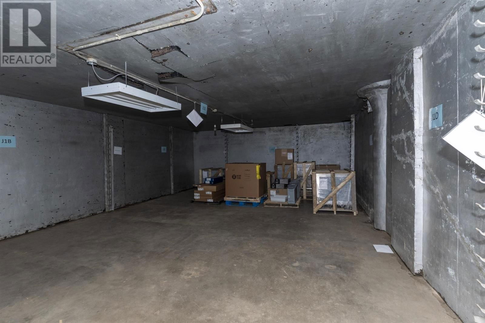 441 HARDISTY ST Image 28