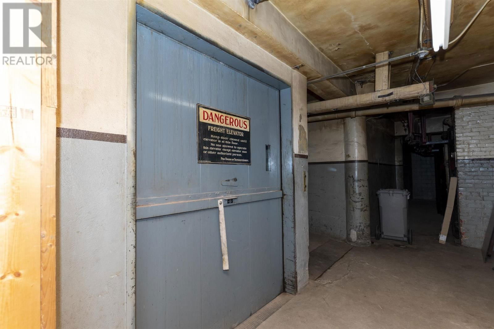 441 HARDISTY ST Image 33