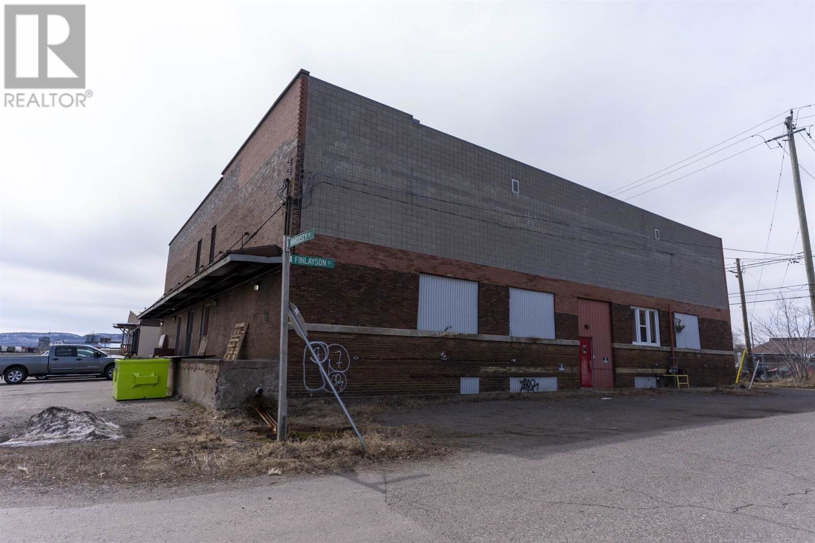441 HARDISTY ST Image 5