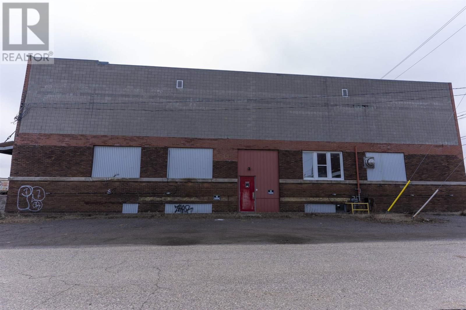 441 HARDISTY ST Image 6