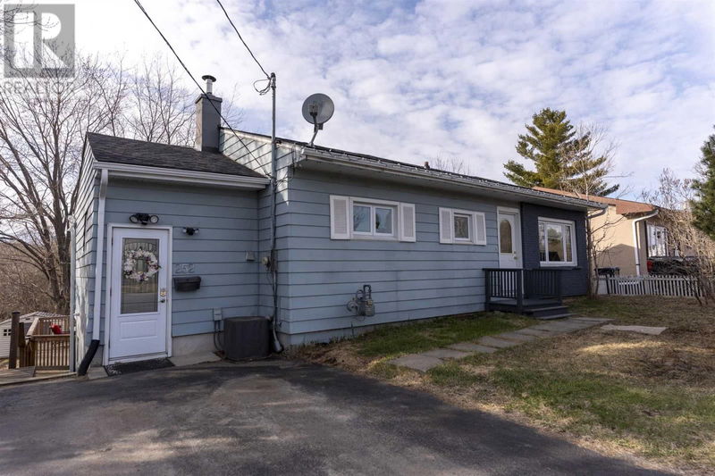 252 Theresa St Thunder Bay, Ontario
