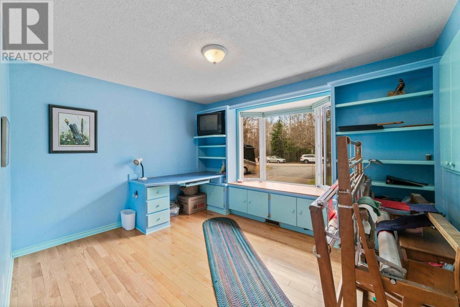 33 COCHENOUR CRES Image 23