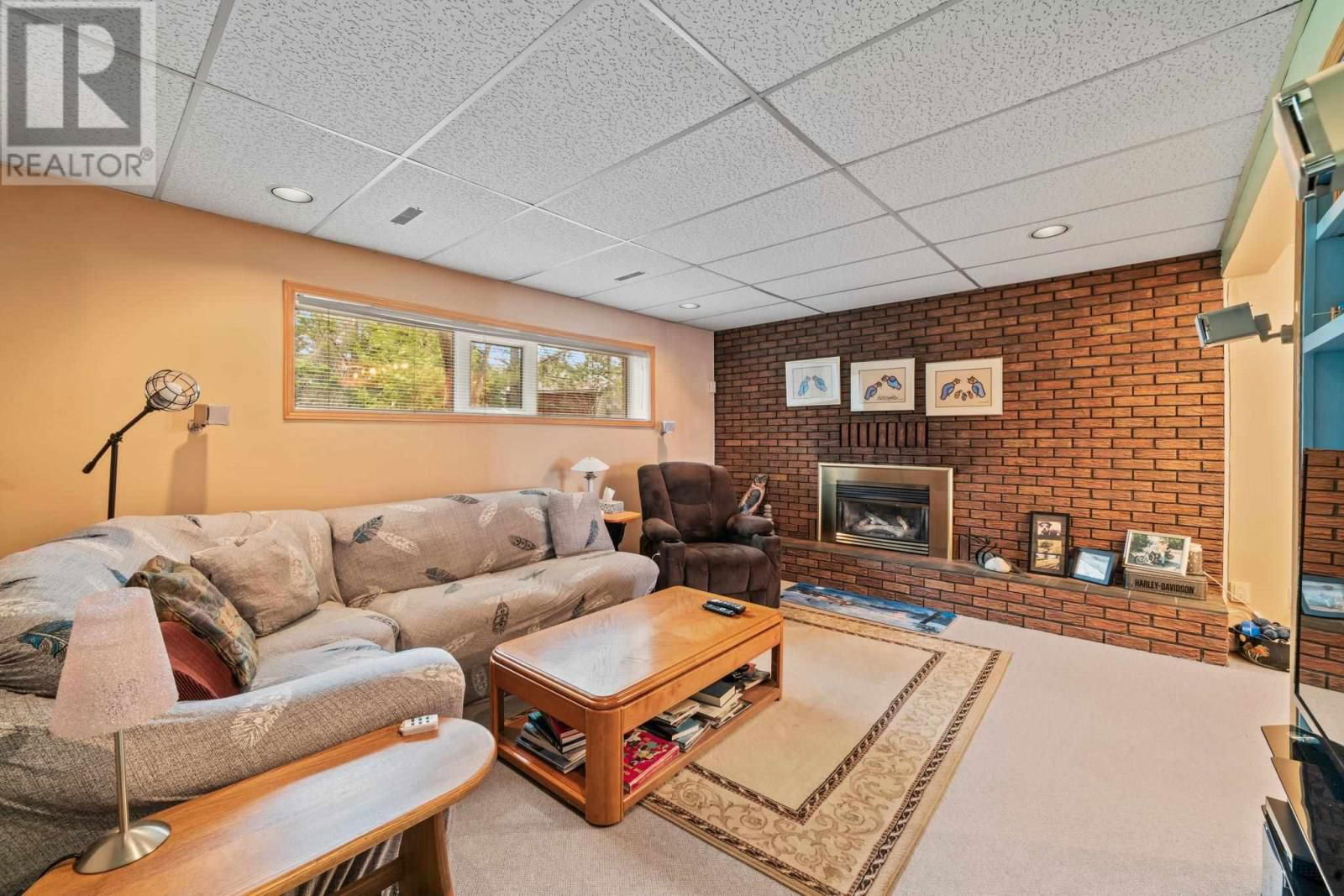 33 COCHENOUR CRES Image 26
