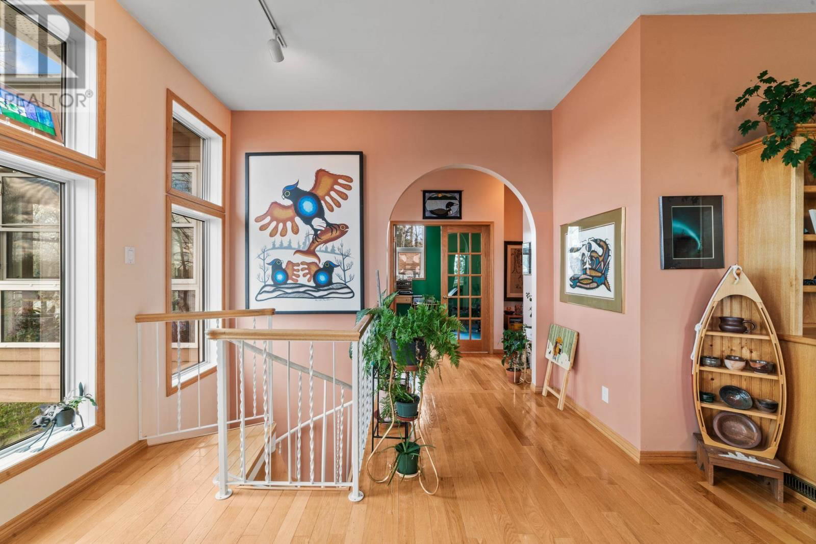33 COCHENOUR CRES Image 3