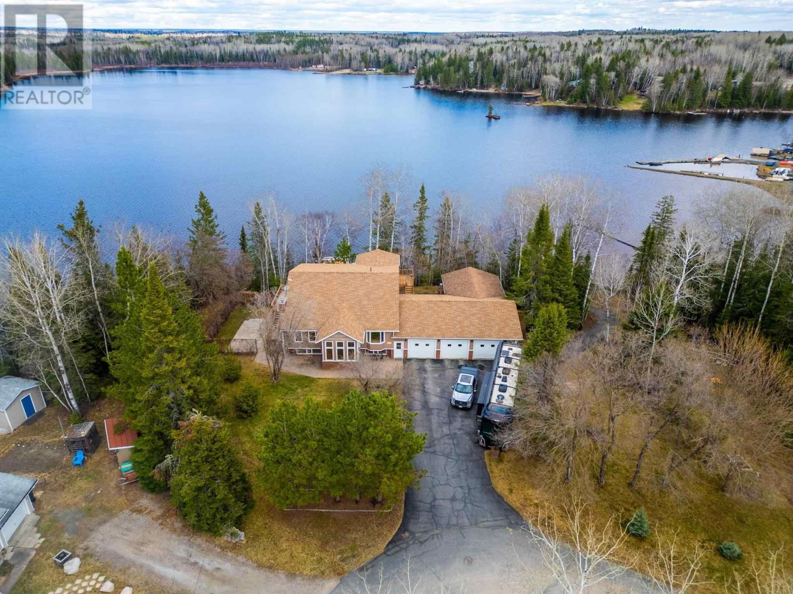 33 COCHENOUR CRES Image 40