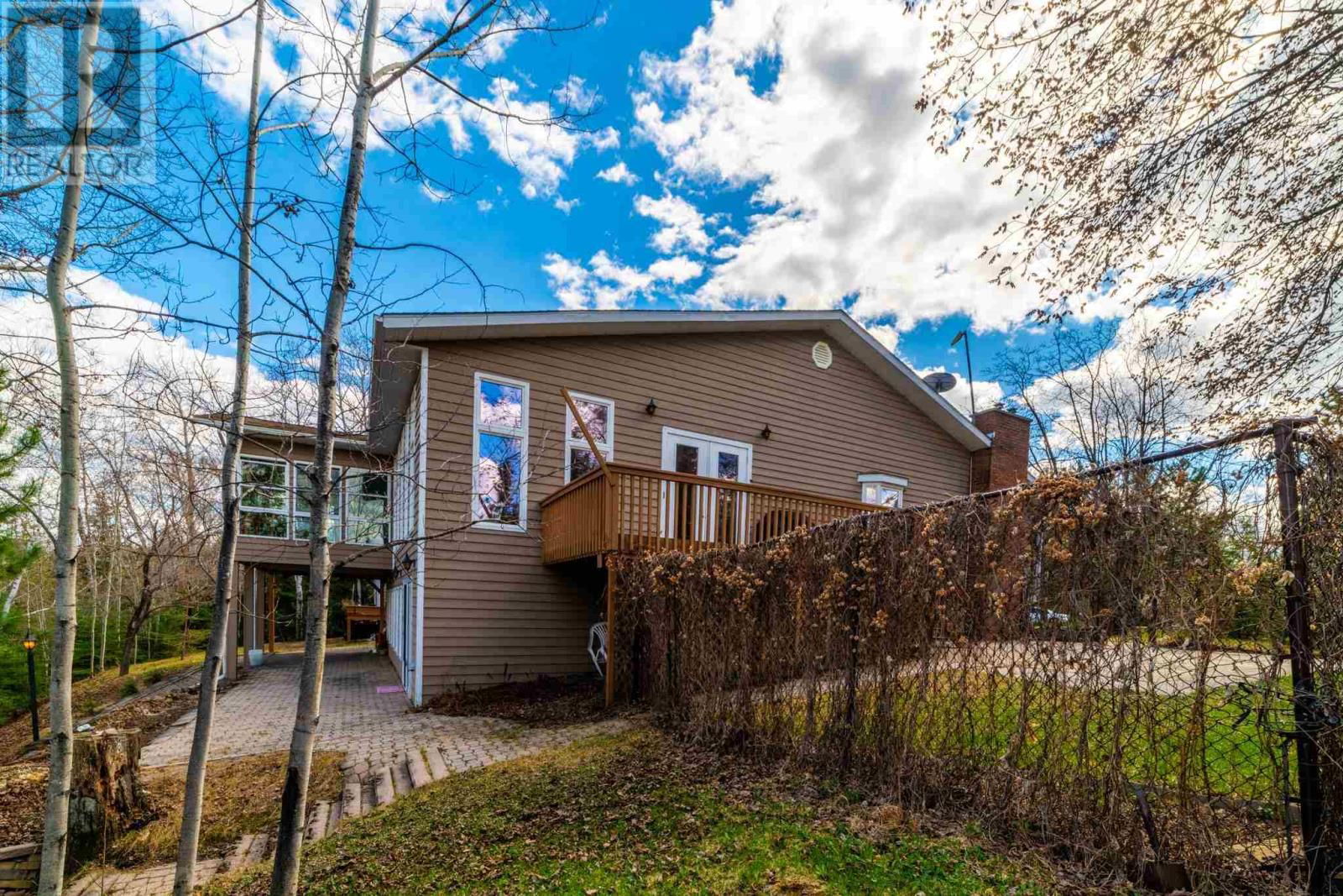 33 COCHENOUR CRES Image 41