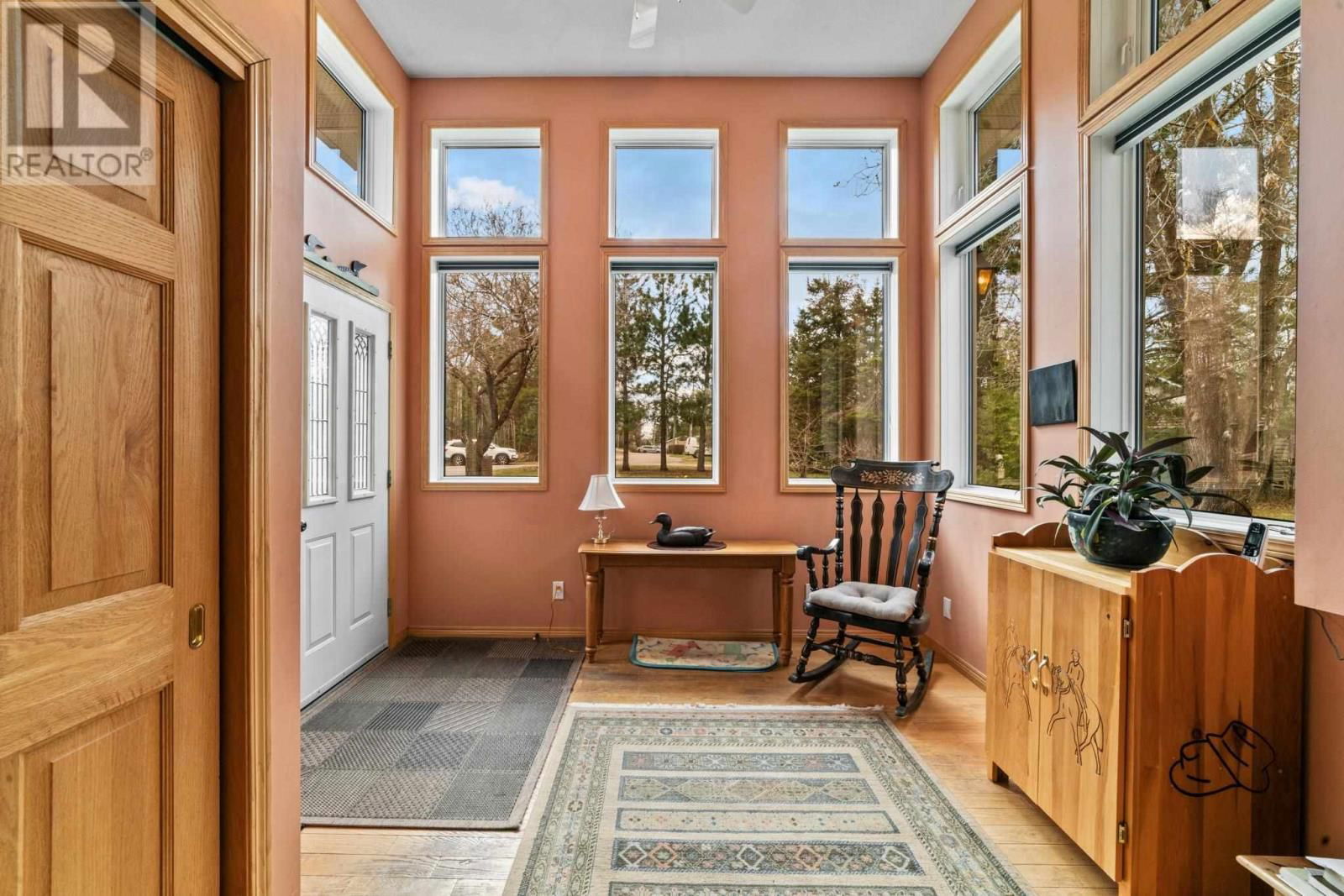33 COCHENOUR CRES Image 8