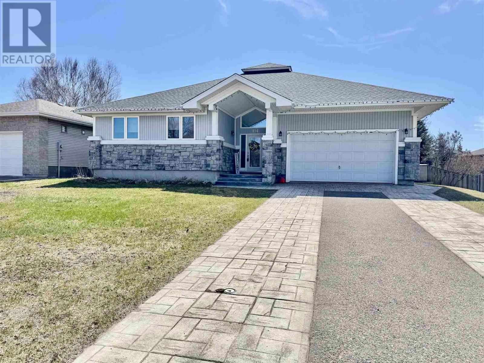 194 WOLVERINE CRES Image 1