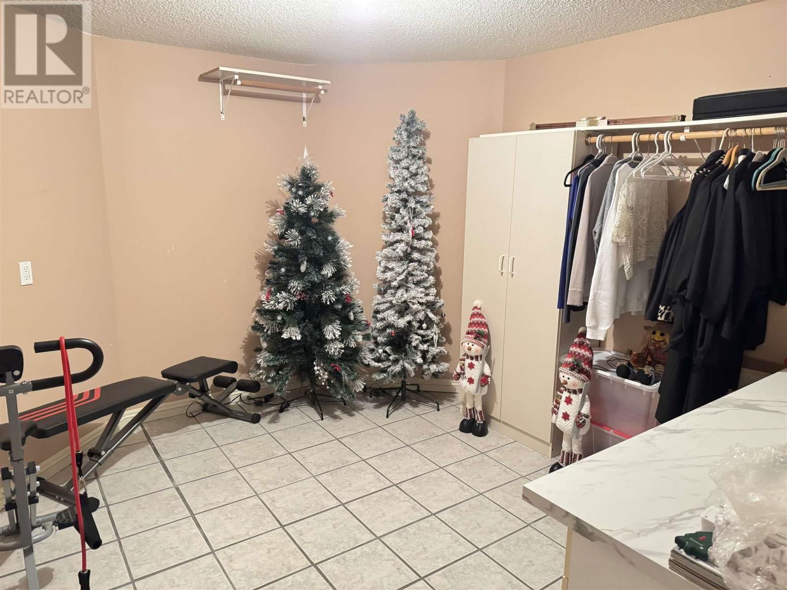 194 WOLVERINE CRES Image 32