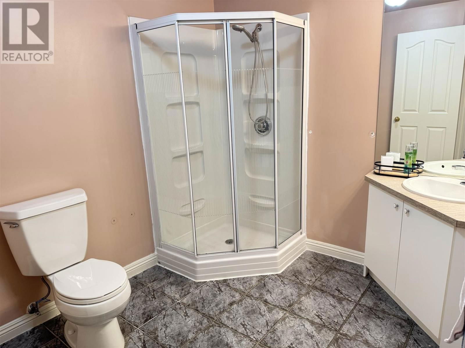 194 WOLVERINE CRES Image 34