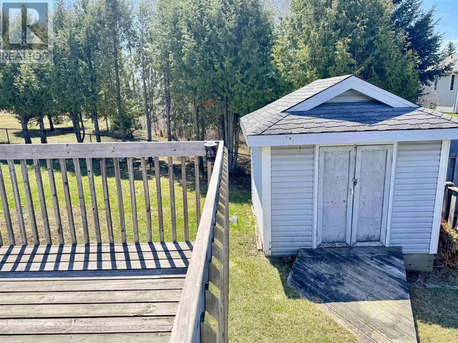 194 WOLVERINE CRES Image 42