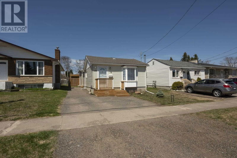530 Strand Ave Thunder Bay, Ontario