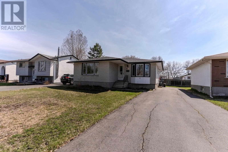 646 Mohawk Cres Thunder Bay, Ontario