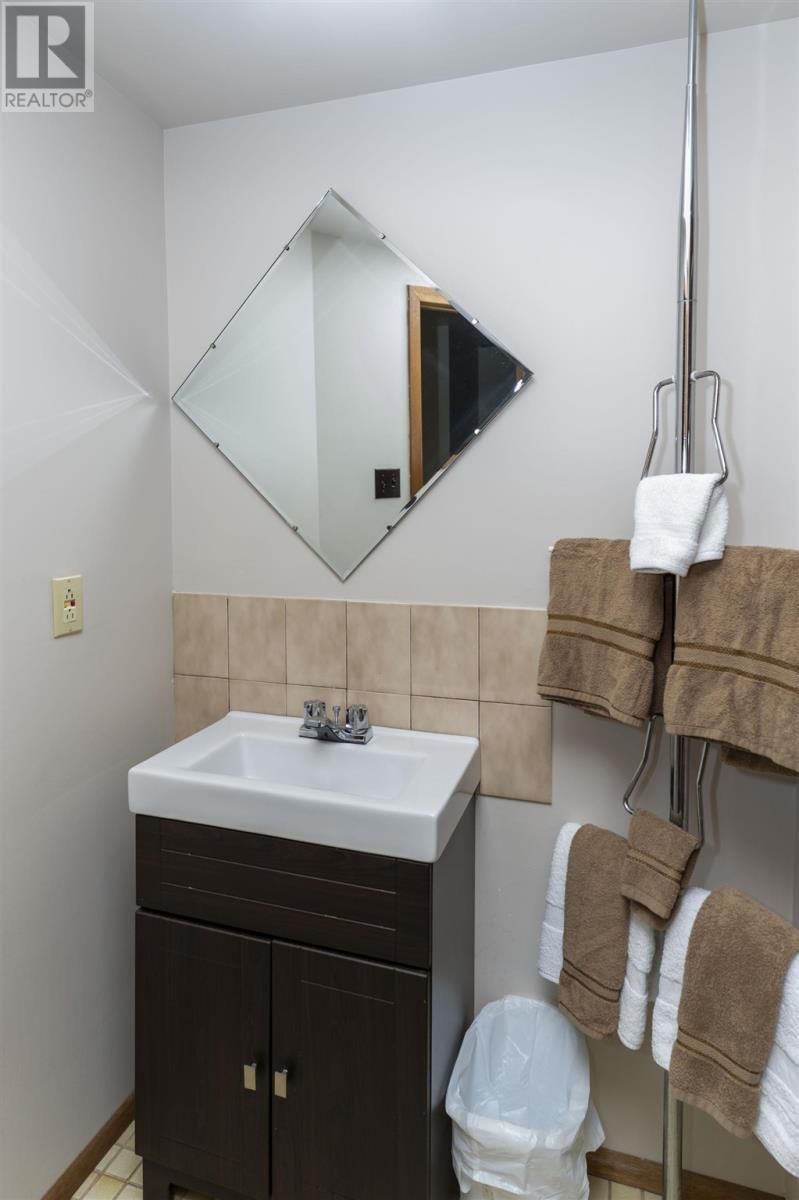 3294 MORGAN AVE Image 32