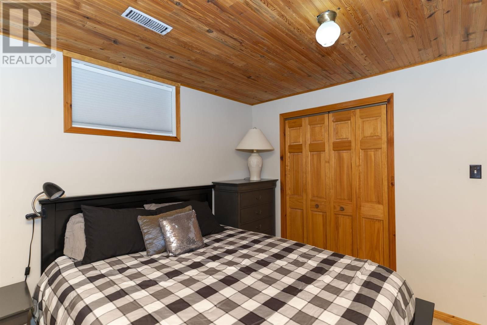 3294 MORGAN AVE Image 34