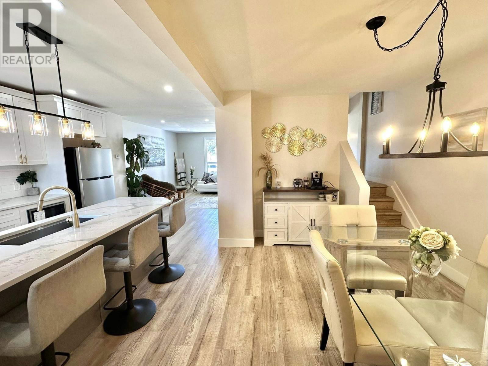 758 Harkness St Thunder Bay, Ontario