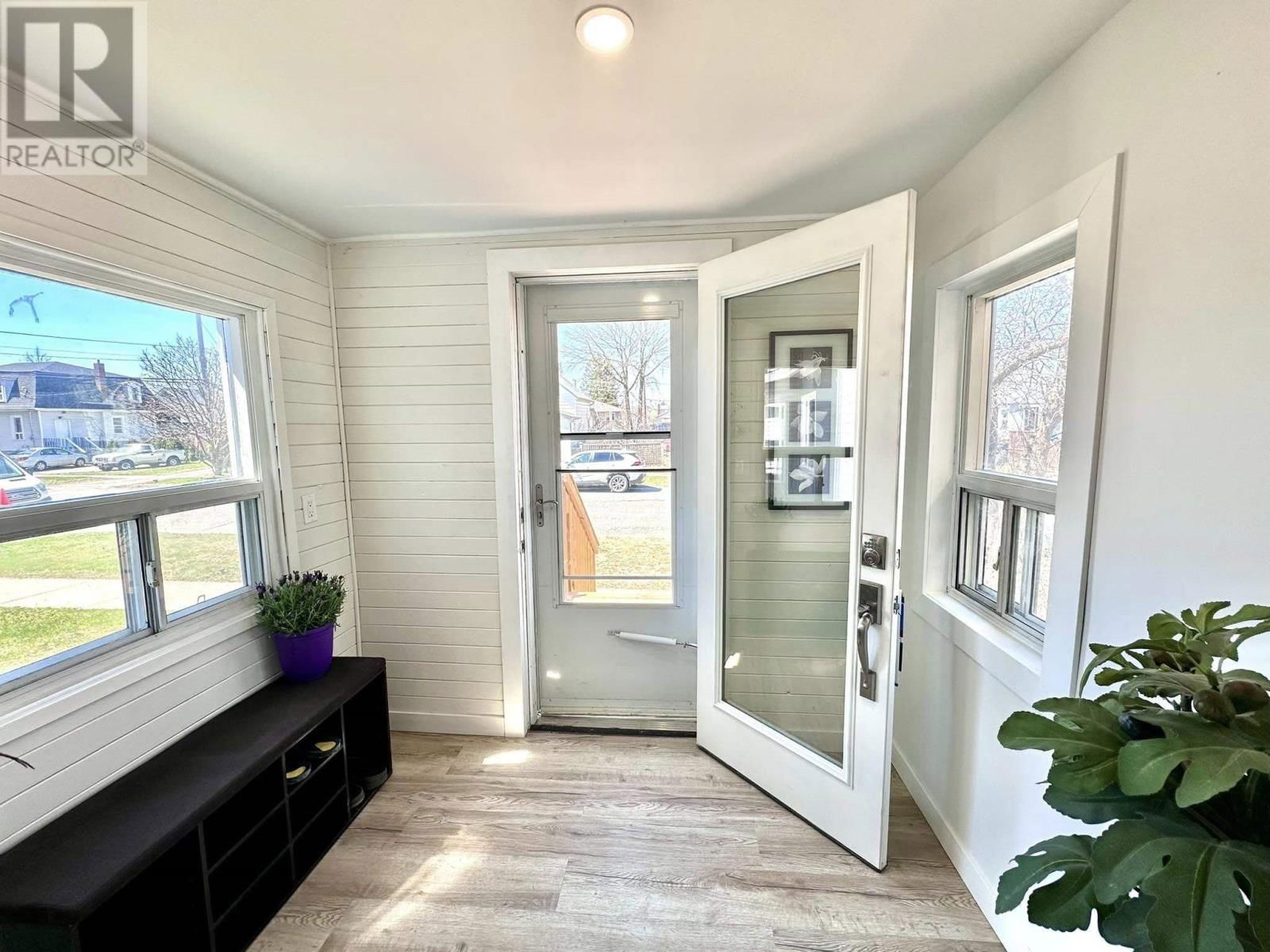 758 Harkness St Thunder Bay, Ontario